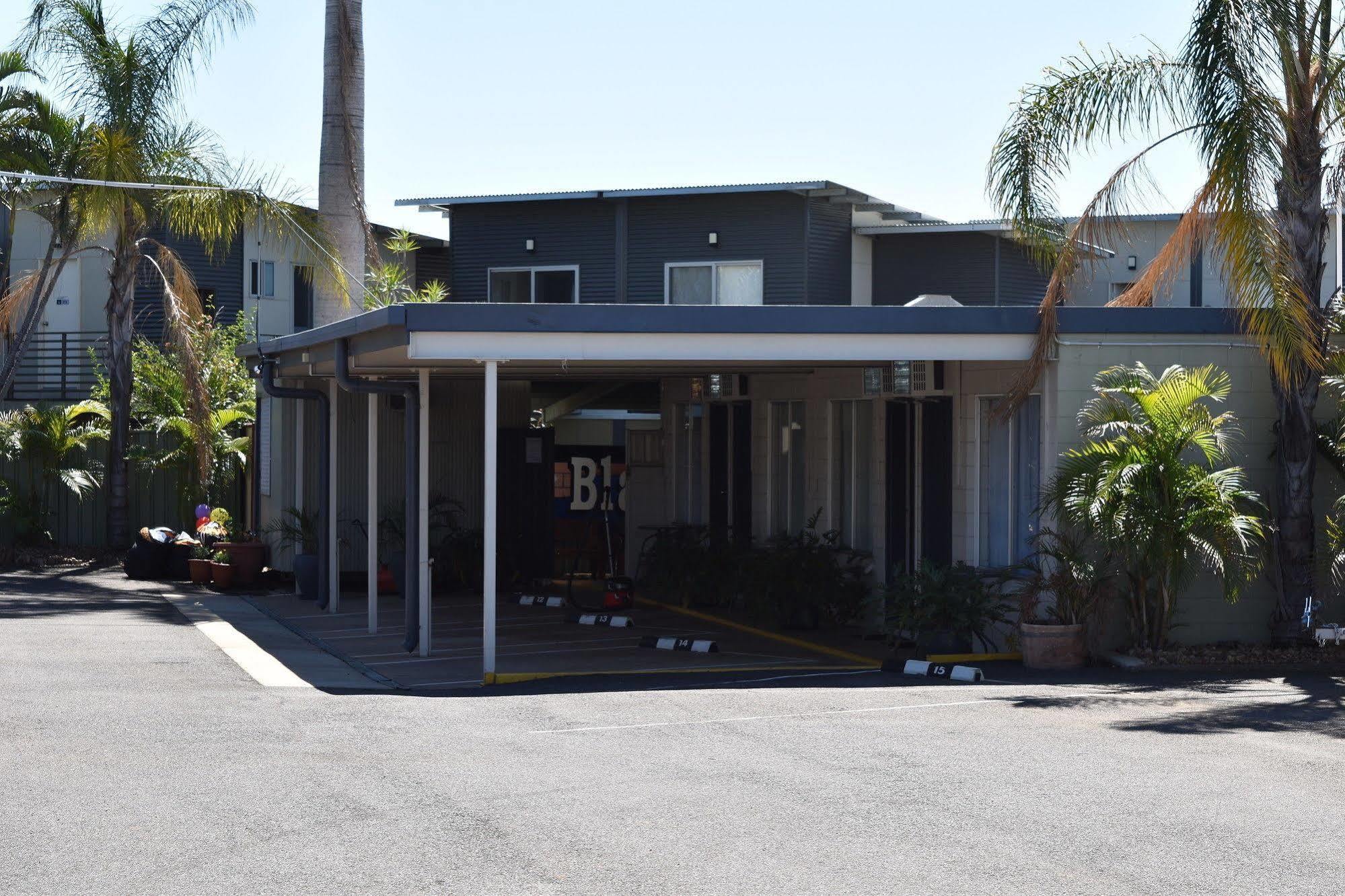 Black Diamond Motel Blackwater Exterior photo